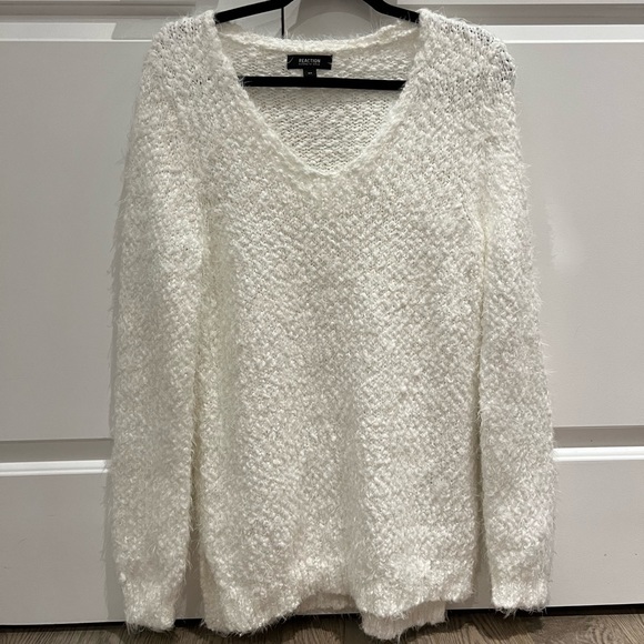 Rory Gilmore Fall Aesthetic White V-Neck Sweater - Picture 1 of 1